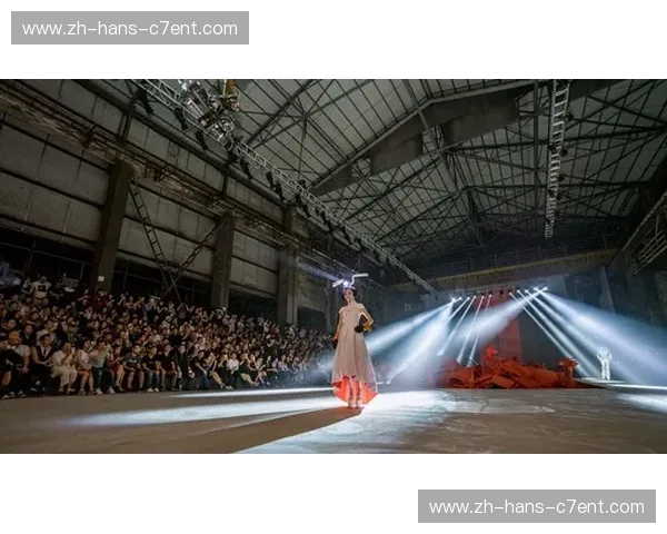 水晶宫周中欧战消耗巨大，格拉斯纳被迫进行多位置轮换