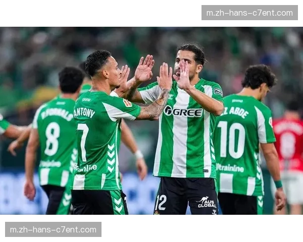 贝蒂斯右路进攻体系面临调整 主力边锋伤缺影响传中质量 贝蒂斯右路进攻体系面临调整 主力边锋伤缺影响传中质量